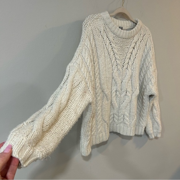 Aerie Cable Knit Crewneck Chunky Knit Sweater Ivory Cream Women’s Size Small - Picture 3 of 7